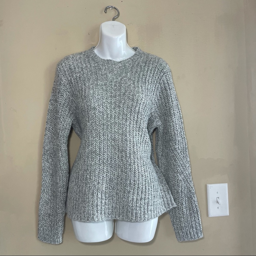 A.n.d eway sweater (large )